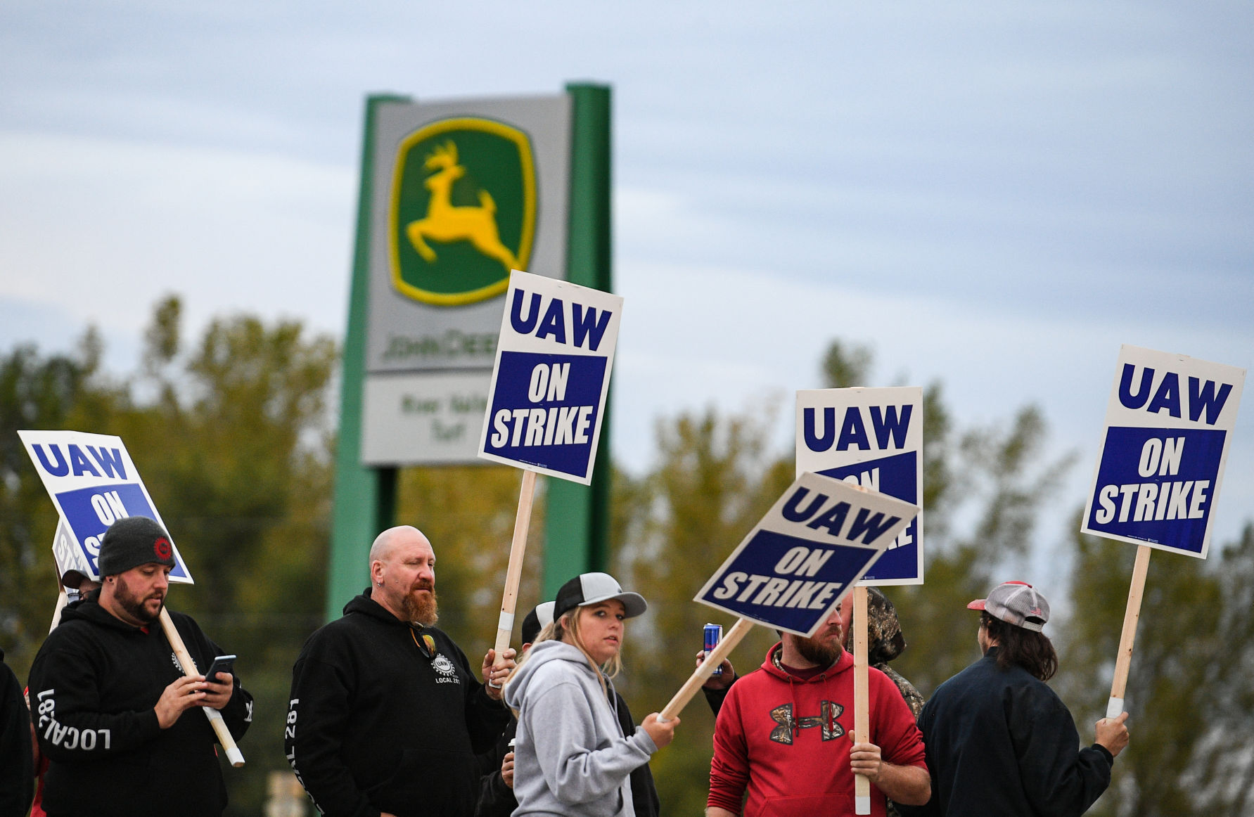 101321-qc-nws-deerestrike-002